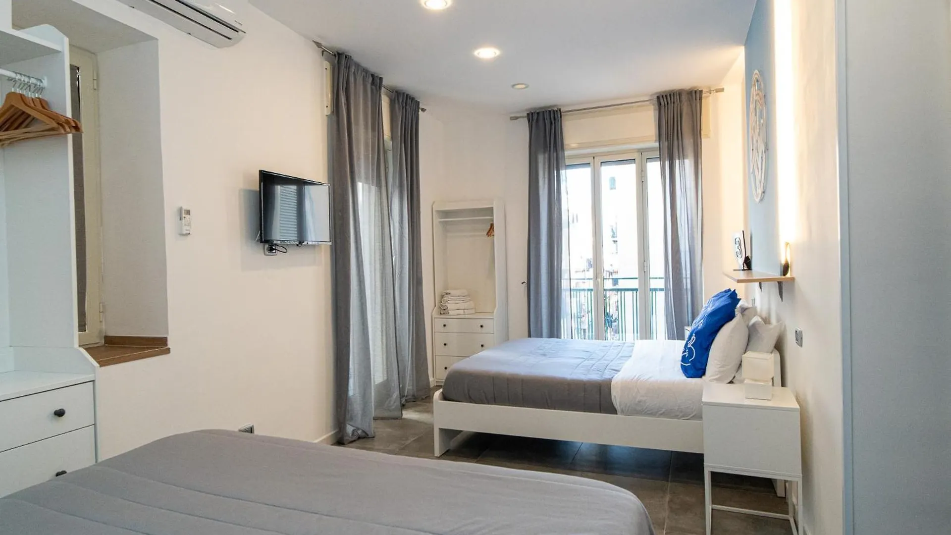 B&B I Murales Naples 0*,  Italy