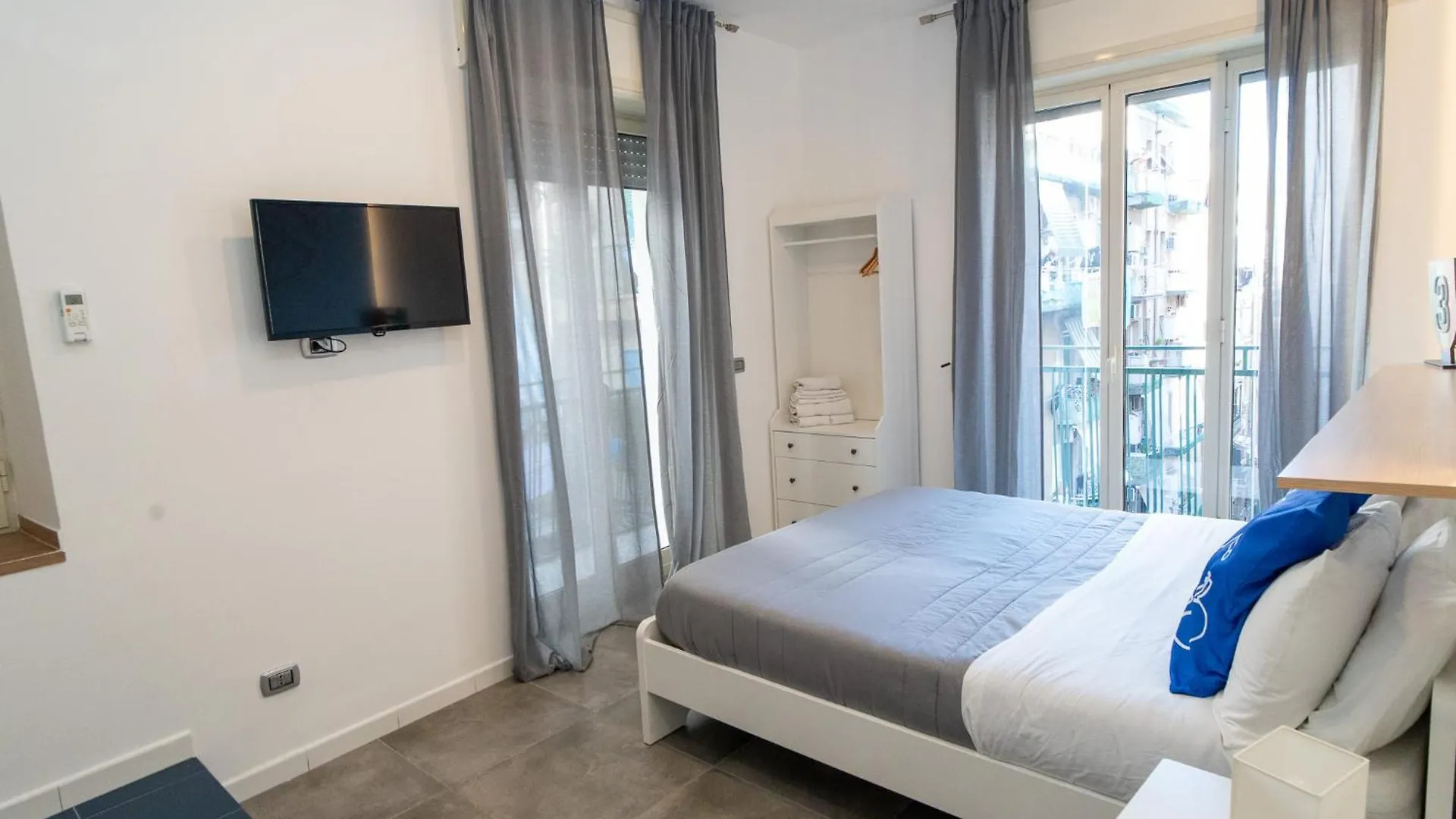 B&B I Murales Naples Italy